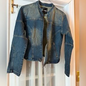 Fashion Nova distressed woman’s denim moto jacket cropped new with tags Sz M